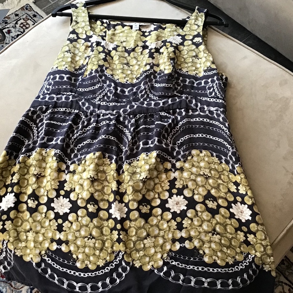 CABI Pearls and Chains tunic. 216 Like new. Silk M